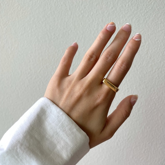 18K Gold Plated Minimalistic Bar Ring - Picture 8 of 9